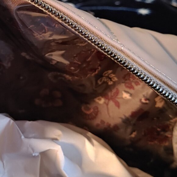 Bumper Satin Luxe VL Cosmetic Case 2 - Picture 6 of 9